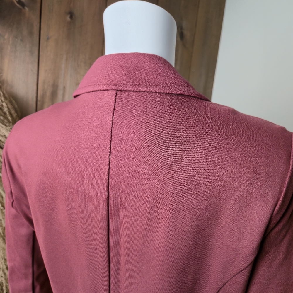 NWT Torrid Chelsea Studio Luxe Ponte Blazer Stretchy Maroon Tailored Fit - Picture 10 of 15